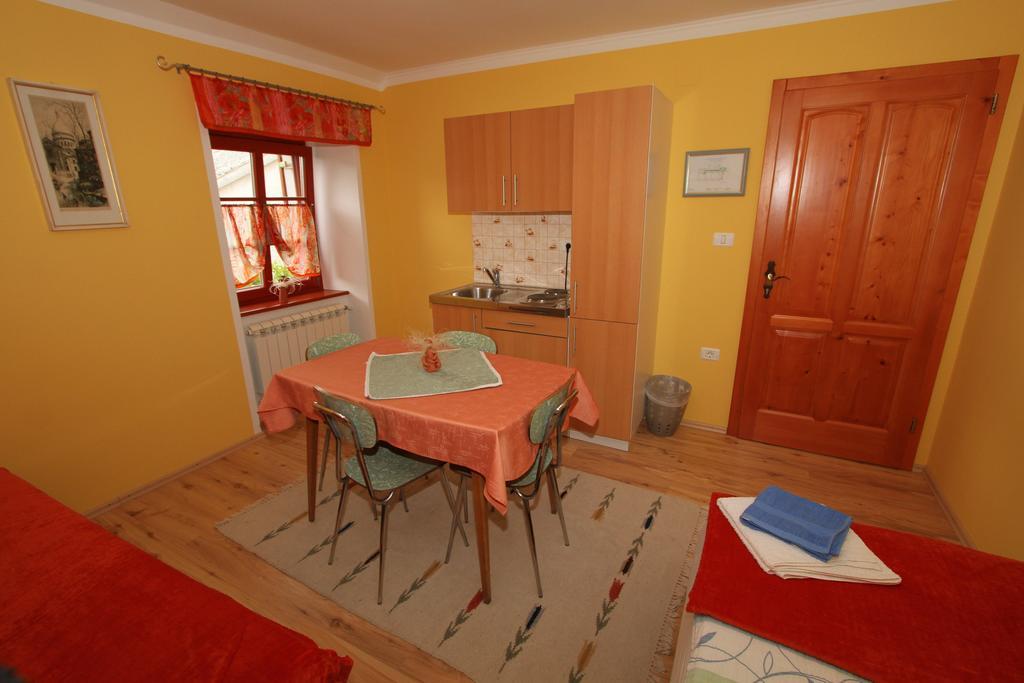 Tourist Farm Dujceva Domacija Vila Vremski Britof Exterior foto